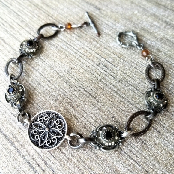 New Vintage Look Bracelet - Picture 1 of 4